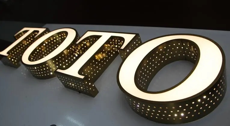 成都廣告樱桃在线视频观看發光字標識維護和保潔